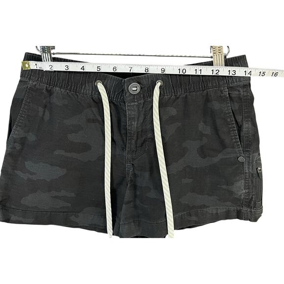 Vuori Ripstop Shorts Womens XS Black Camo Walking Running Sporty Casual Gorpcore - Picture 7 of 14